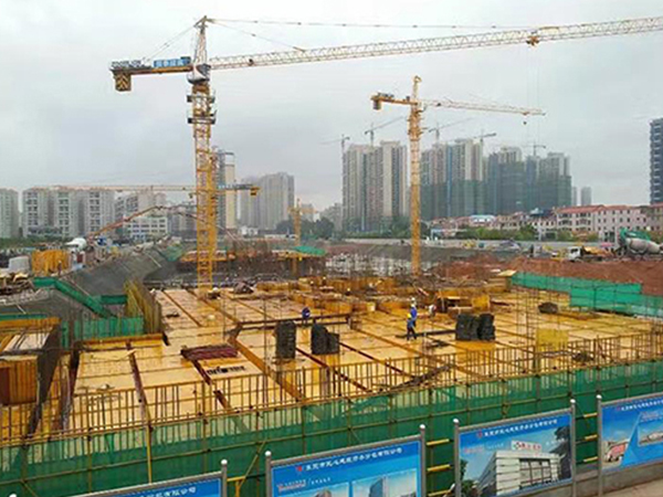 幕墙在施工时要留意什么？才能保证我们的安全